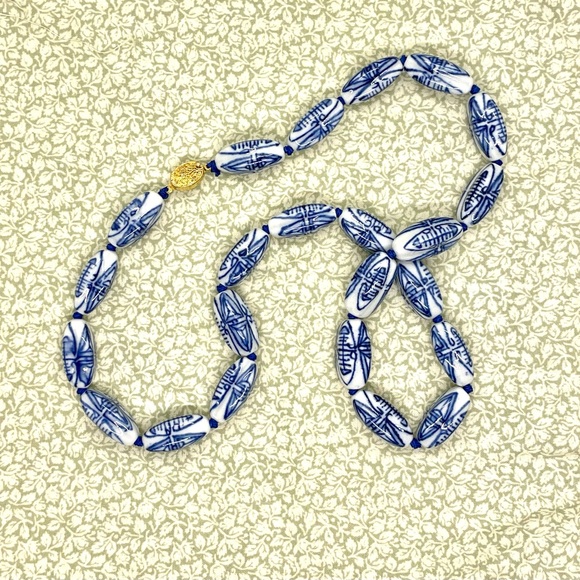 Vintage Asian Porcelain Necklace. 2018 - Picture 8 of 8